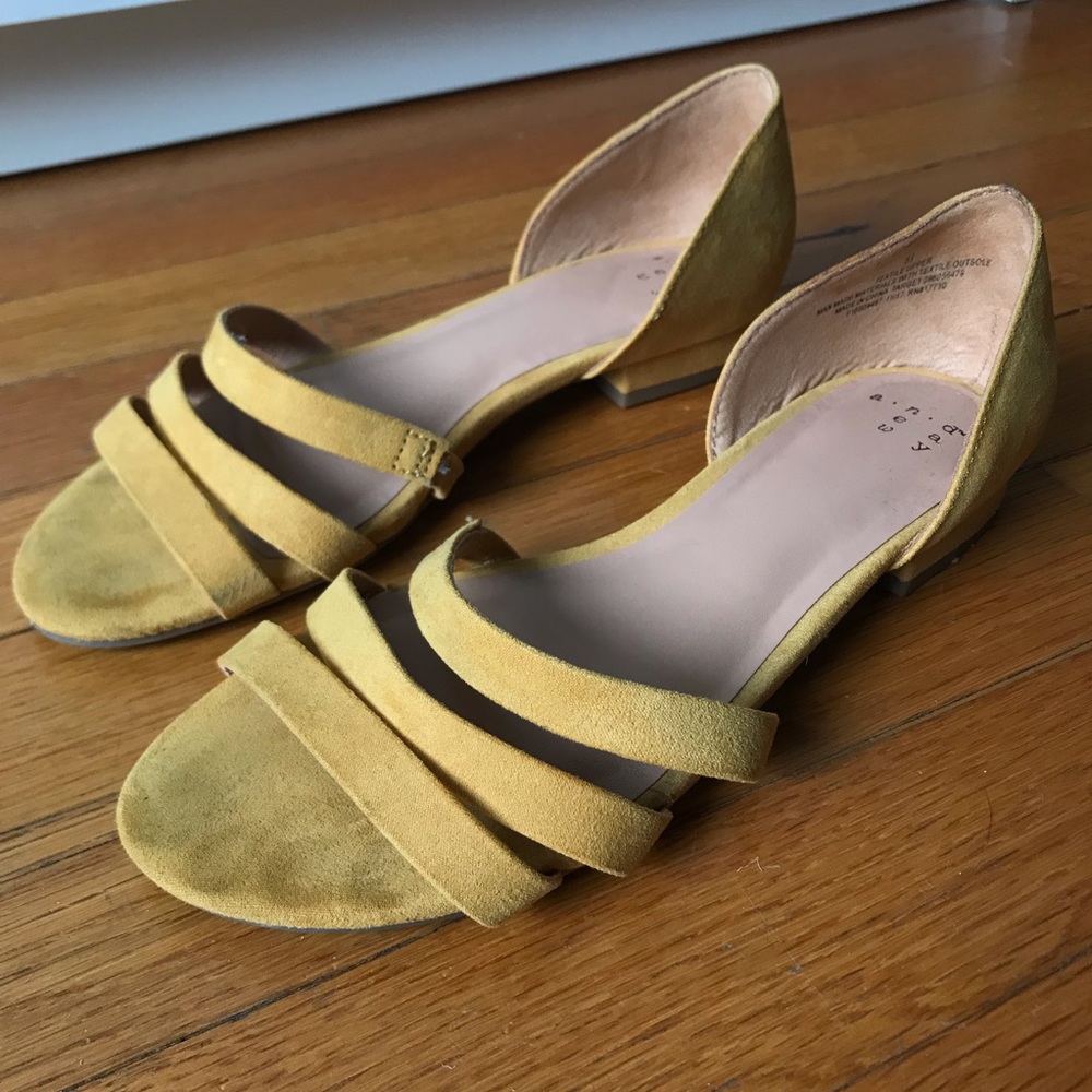 Target a new day Vienna Mustard Flat Sandals
